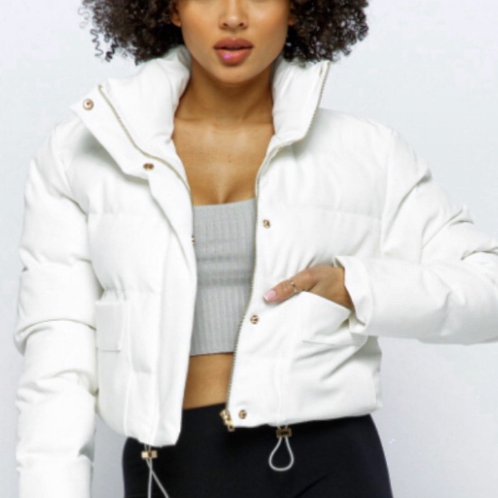 Cropped puffer jacket